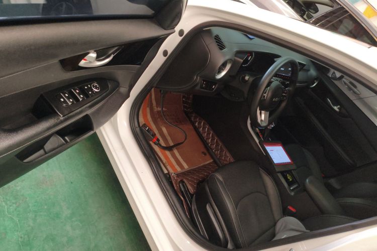 起亚K3 2021款 改款 1.5L CVT时尚版中控内饰20