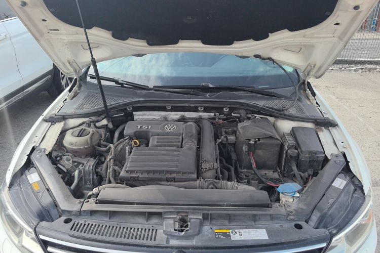 大众 凌渡 2015款 280TSI DSG豪华版机舱底盘24