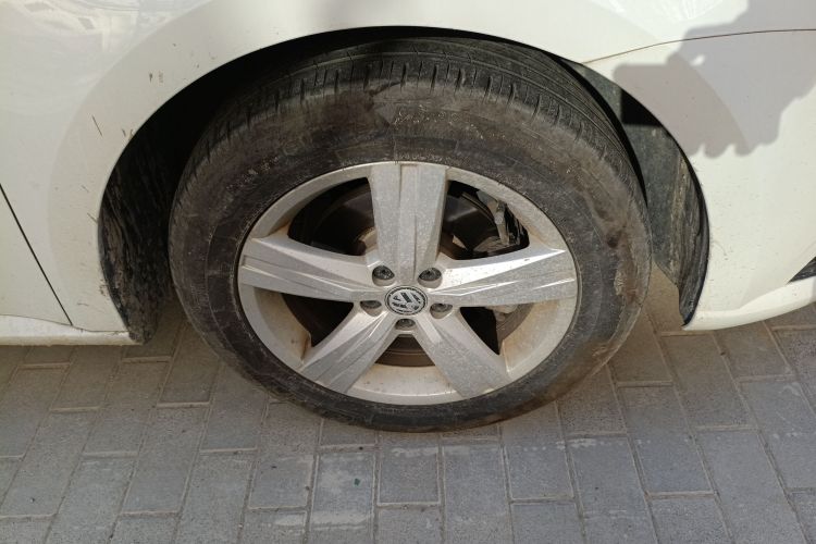 大众 朗逸 2017款 1.6L 自动风尚版车身外观10