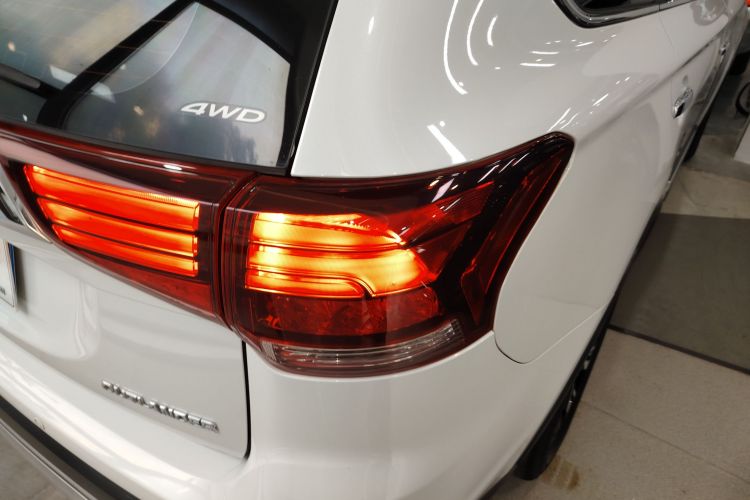 三菱 欧蓝德 2019款 2.4L 四驱致享版 5座 国VI车身外观6006