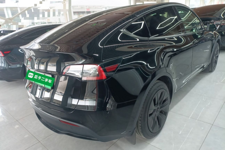 特斯拉 Model Y 2023款 后轮驱动版车身外观7