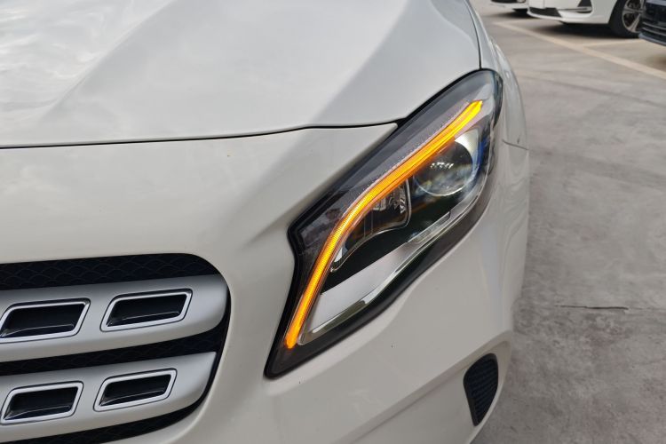 奔驰GLA 2017款 GLA 200 时尚型局部细节36