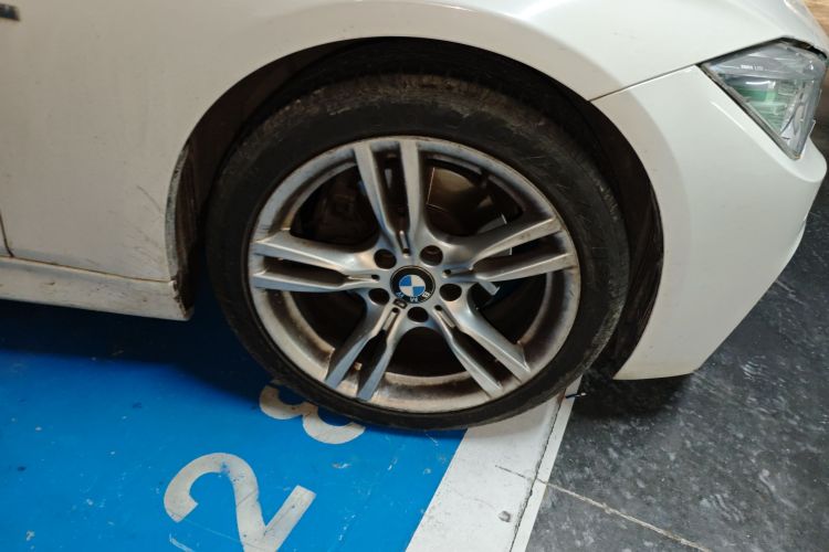 宝马3系 2019款 320i M运动套装车身外观6002