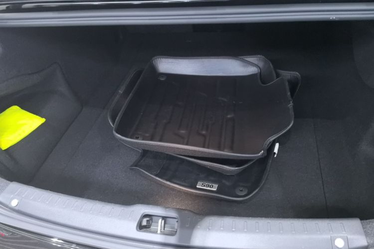 沃尔沃S90 2025款 B5 智逸豪华版机舱底盘23