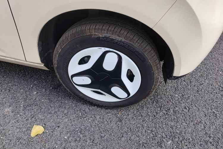 吉利银河 熊猫 2025款 210km 元气熊车身外观10