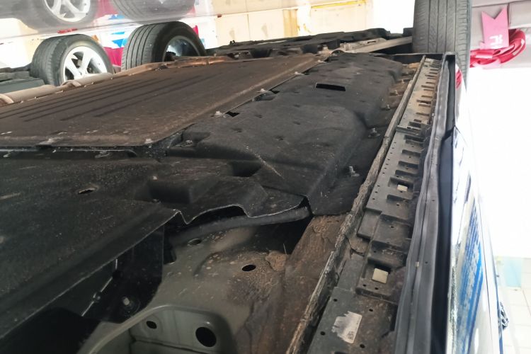 红旗HS3 PHEV 2024款 PHEV 115km 劲为版局部细节9002