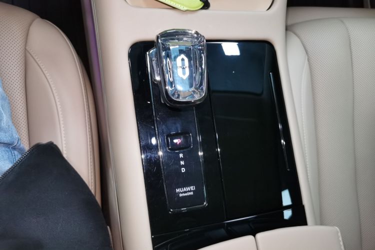 鸿蒙智行 问界M7 2024款 1.5T 后驱Plus版 5座局部细节18