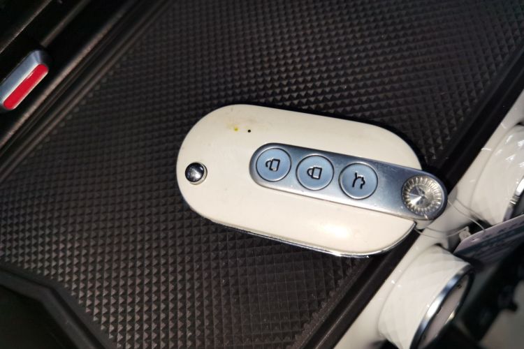 五菱汽车 宏光MINIEV 2022款 GAMEBOY 200km 玩咖款 磷酸铁锂中控内饰7001