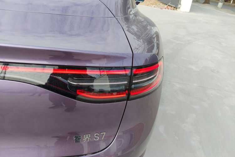 鸿蒙智行 智界S7 2024款 Pro 后驱长航版车身外观9