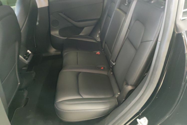 特斯拉 Model Y 2022款 改款 后轮驱动版中控内饰21