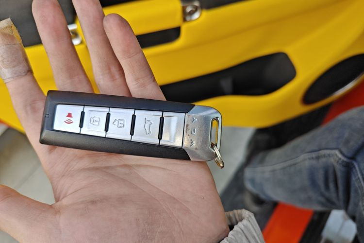 坦克300 2021款 越野版 2.0T 征服者中控内饰11