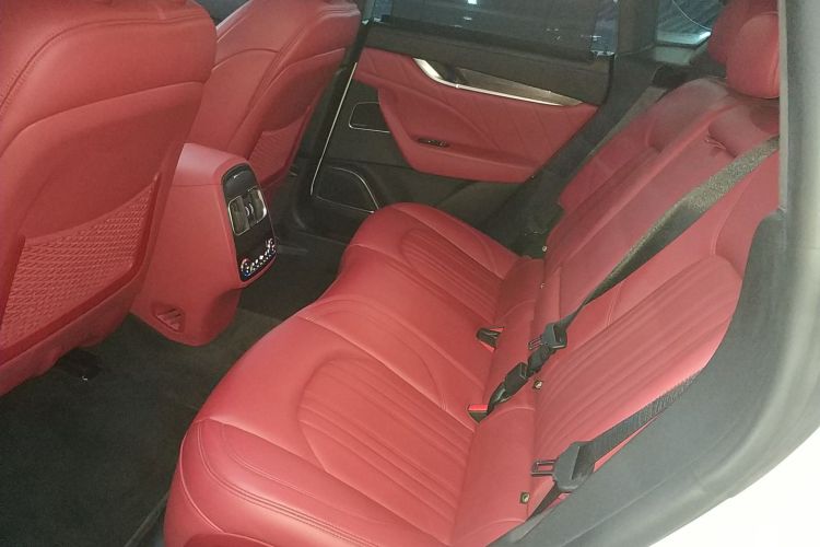 玛莎拉蒂 Levante 2019款 3.0T 标准版 国VI中控内饰21