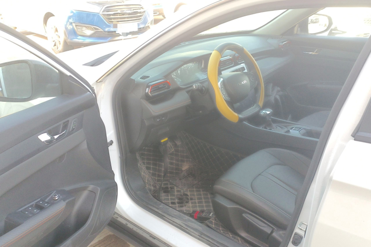 东风风神 奕炫 2024款 1.5L 自动劲速版中控内饰20