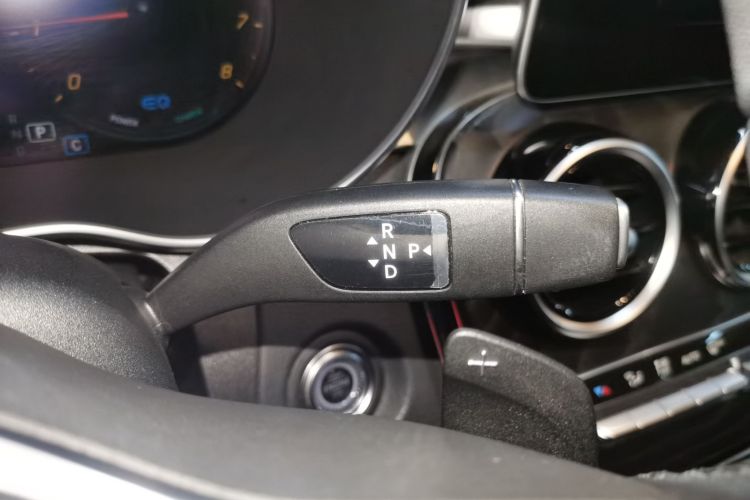 奔驰C级 2019款 改款 C 260 L 运动版局部细节18