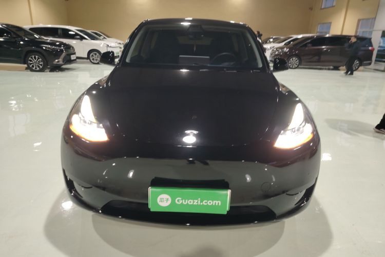 特斯拉 Model Y 2022款 后轮驱动版车身外观2