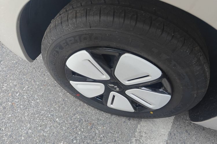 五菱汽车 宏光MINIEV 2025款 四门版 进阶款车身外观6007