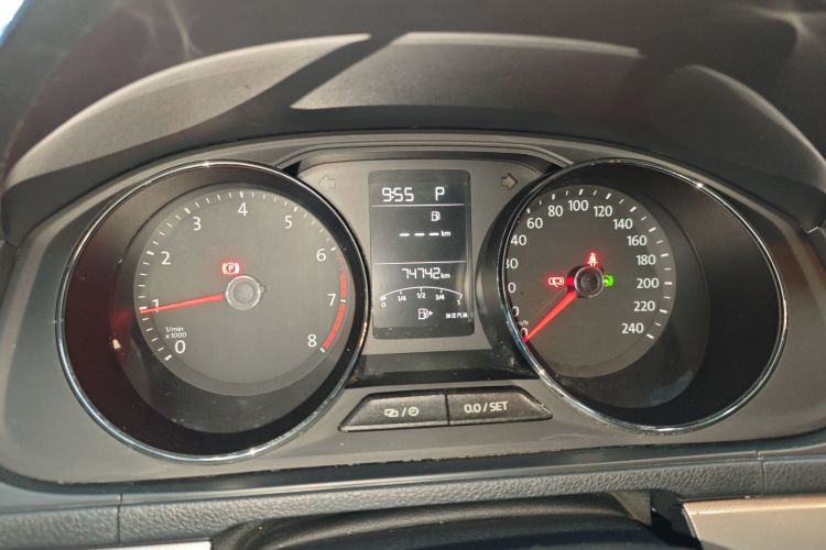 大众 朗逸 2015款 1.6L 自动舒适版中控内饰14