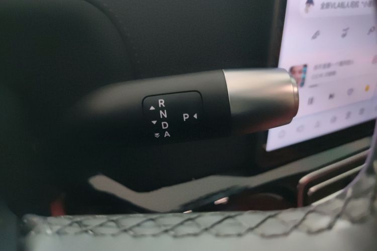 理想汽车 理想L9 2022款 Max局部细节18