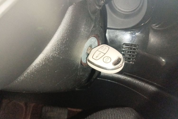 三菱 欧蓝德 2016款 2.0L 两驱风尚版 5座中控内饰11