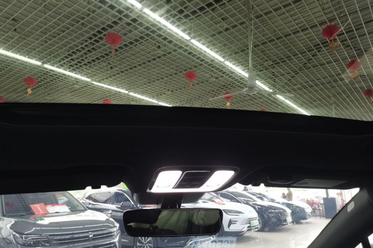 理想汽车 理想ONE 2020款 增程6座版中控内饰22