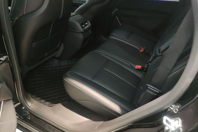 凯迪拉克XT5 2025款 2.0T 尊贵型中控内饰21