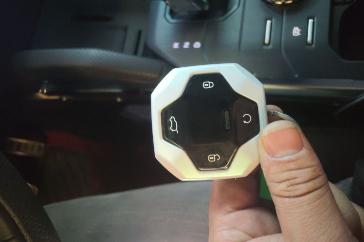 捷途山海 捷途旅行者C-DM 2024款 C-DM 129KM 林野版中控内饰11