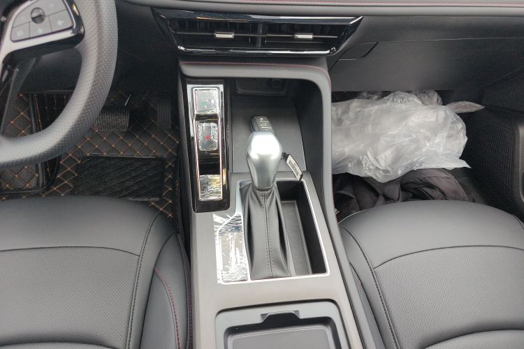 荣威i5 2023款 1.5L CVT豪华版中控内饰18