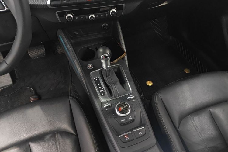 奥迪Q2L 2022款 35 TFSI 时尚动感型中控内饰18