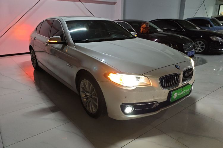 宝马5系 2014款 525Li 豪华设计套装车身外观3