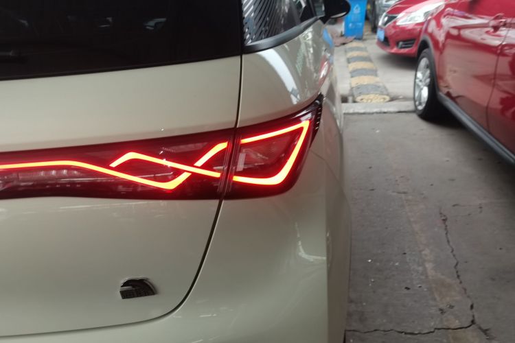 比亚迪 海豚 2023款 420km 时尚版车身外观9