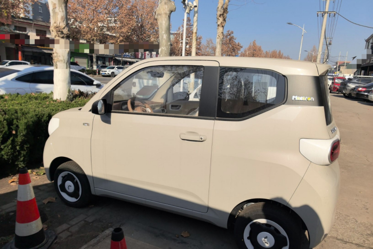 五菱汽车 宏光MINIEV 2024款 第三代 215km 青春版车身外观4