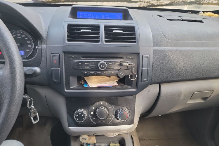 北汽威旺M20 2014款 1.5L实用型BJ415A中控内饰16