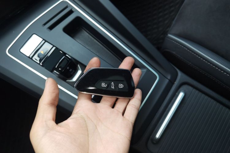 大众 高尔夫 2023款 280TSI DSG R-Line Lite中控内饰11