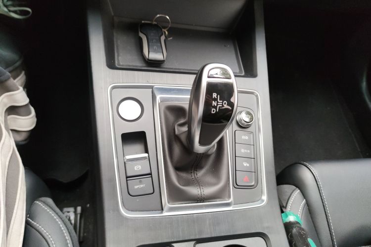 比亚迪 秦Pro 2020款 超越版 1.5TI 自动旗舰型局部细节18