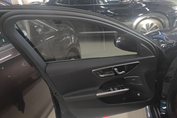 奔驰C级 2022款 C 200 L 运动版中控内饰7007