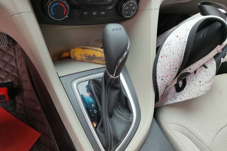 别克 英朗 2018款 15T 双离合进取型 国V中控内饰18