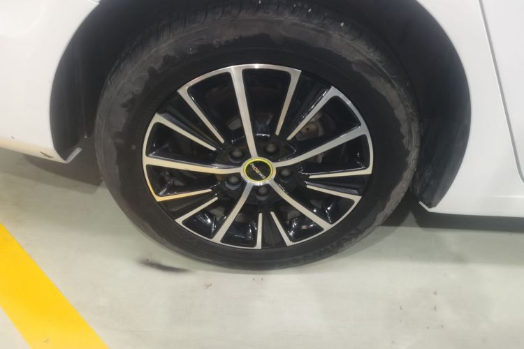 荣威i5 2021款 改款 1.5L CVT钻石版车身外观6008