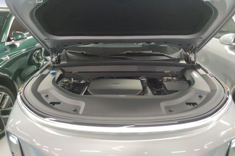 理想汽车 理想L9 2024款 Ultra机舱底盘24