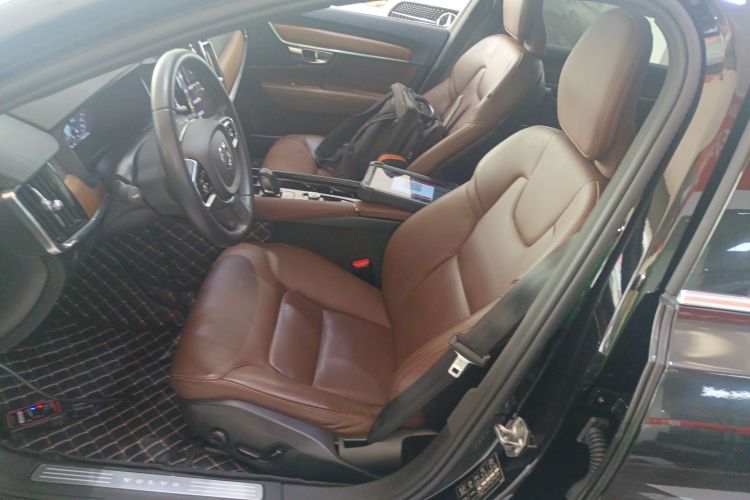 沃尔沃S90 2021款 B5 智逸豪华版中控内饰19