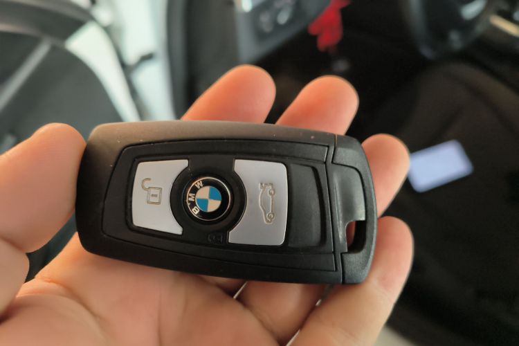 宝马3系 2017款 320Li 时尚型中控内饰7001