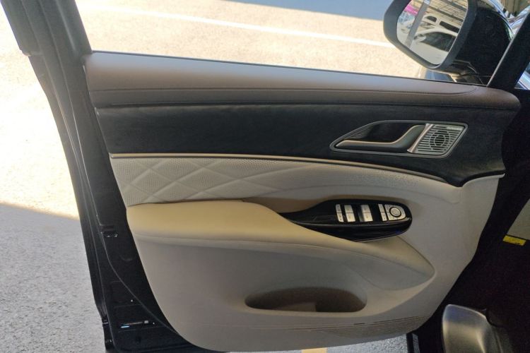 腾势D9 2024款 DM-i 1050 尊享型中控内饰7007