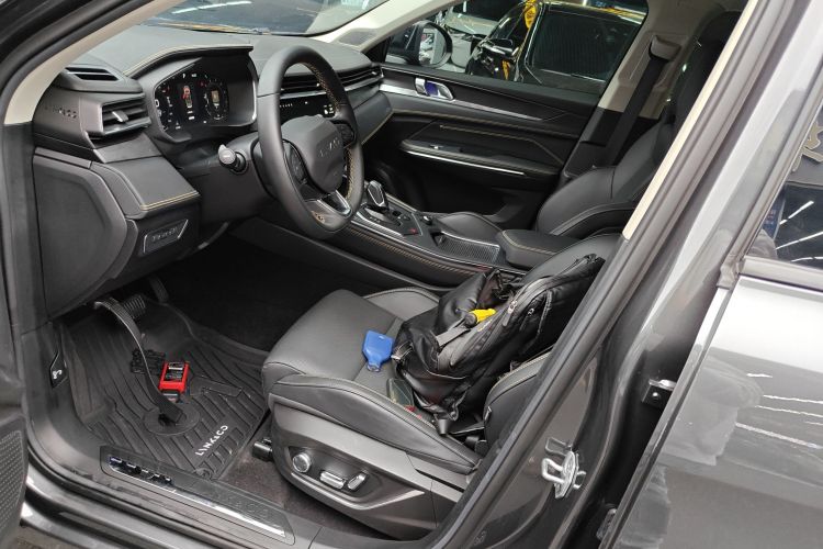 领克01 2023款 2.0TD 两驱型Pro中控内饰19