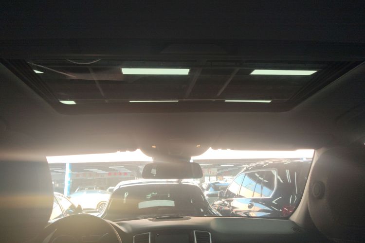 奔驰M级 2014款 ML 320 4MATIC中控内饰22