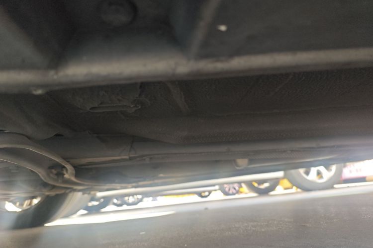 福特 福克斯 2012款 三厢 1.6L 自动舒适型局部细节9004