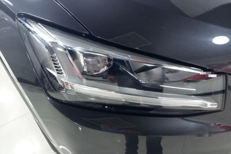 奥迪Q2L e-tron 2019款 Q2L e-tron 纯电智酷型车身外观8