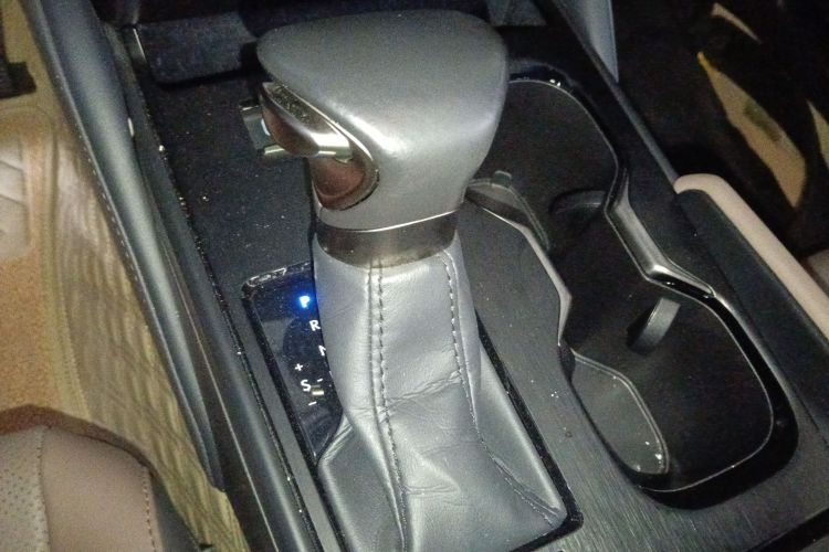 雷克萨斯ES 2022款 260 卓越版局部细节18