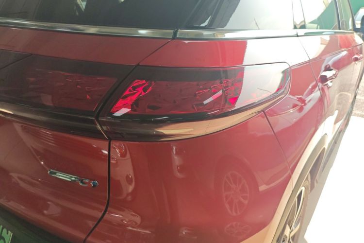 小鹏G3 2019款 尊享版车身外观9