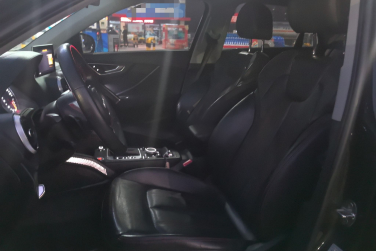 奥迪Q2L 2022款 35 TFSI 进取动感型中控内饰19