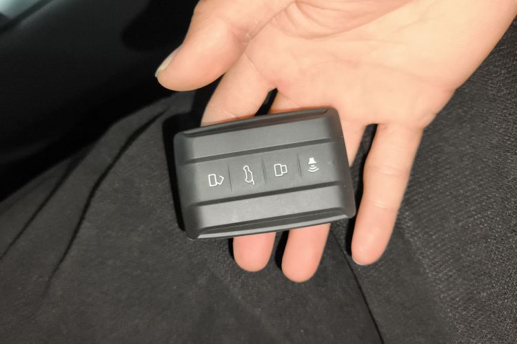 坦克400 2025款 2.0T 汽油版中控内饰7001