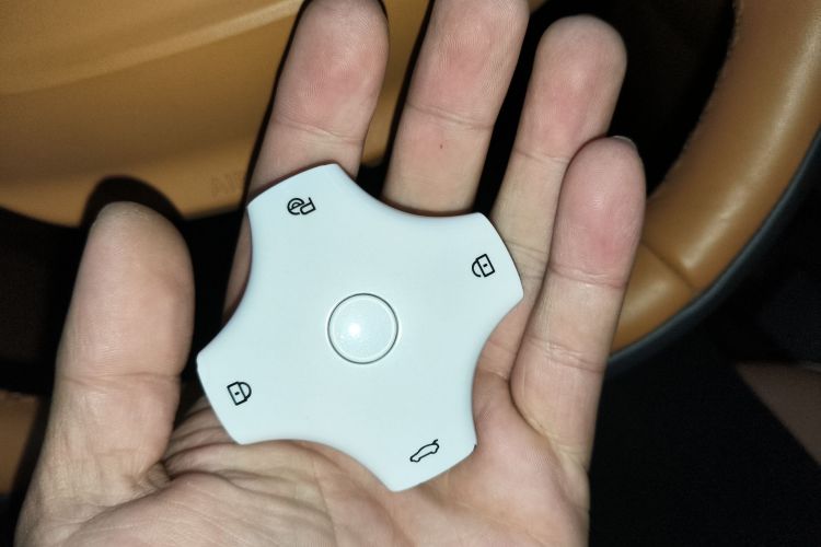 东风奕派 eπ008 2025款 636Ultra纯电版 5座中控内饰11